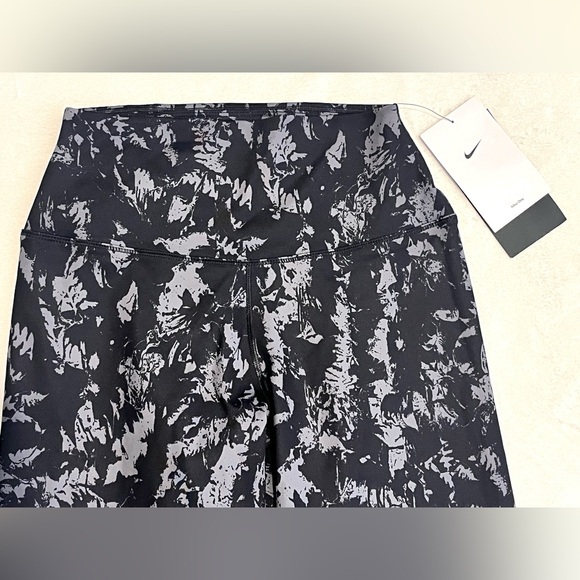 Nike One Women’s Dri-Fit High- Waisted 7/8 Length Charcoal & Black Leggings - Picture 4 of 16